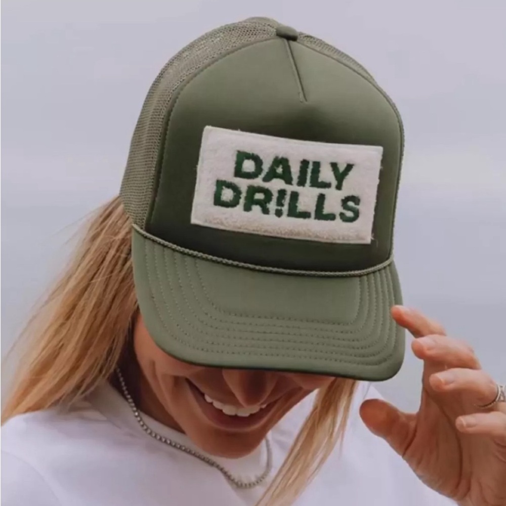 DAILY DRILLS Fuzzy Patch Trucker Hat